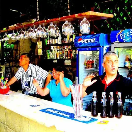 Patio Ξενοδοχείο 2*